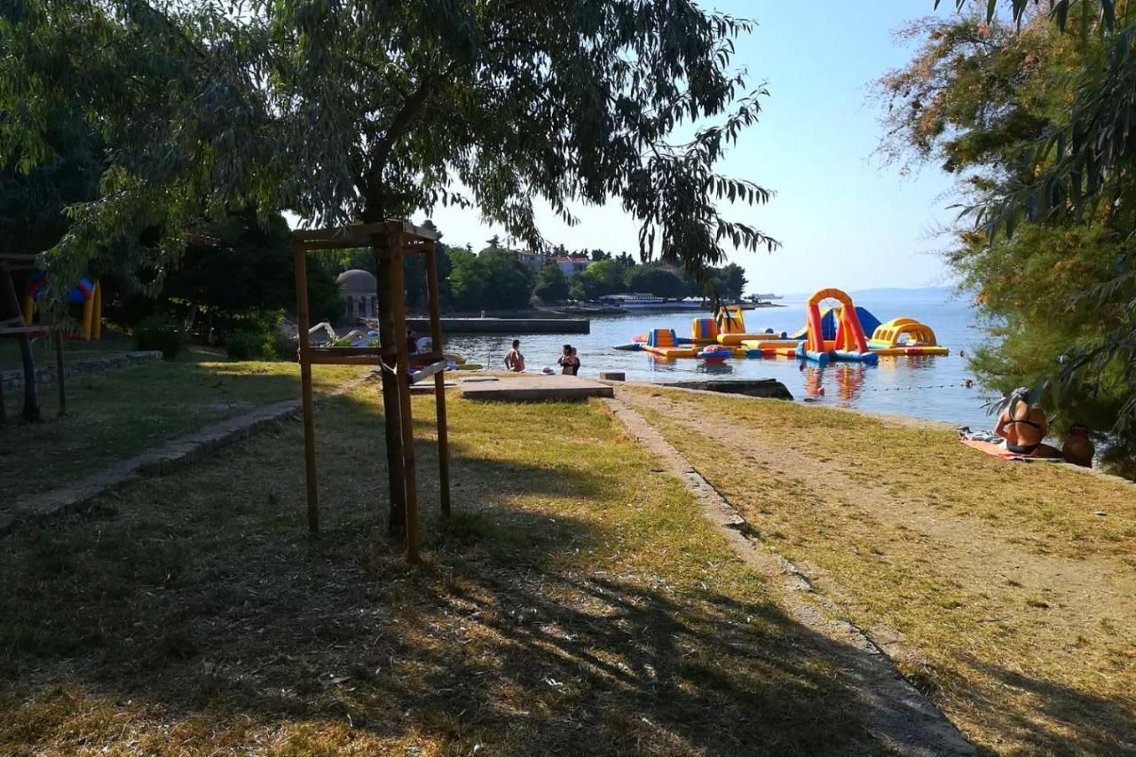 Family Friendly Apartments With A Swimming Pool Zadar - 18098 Exteriör bild