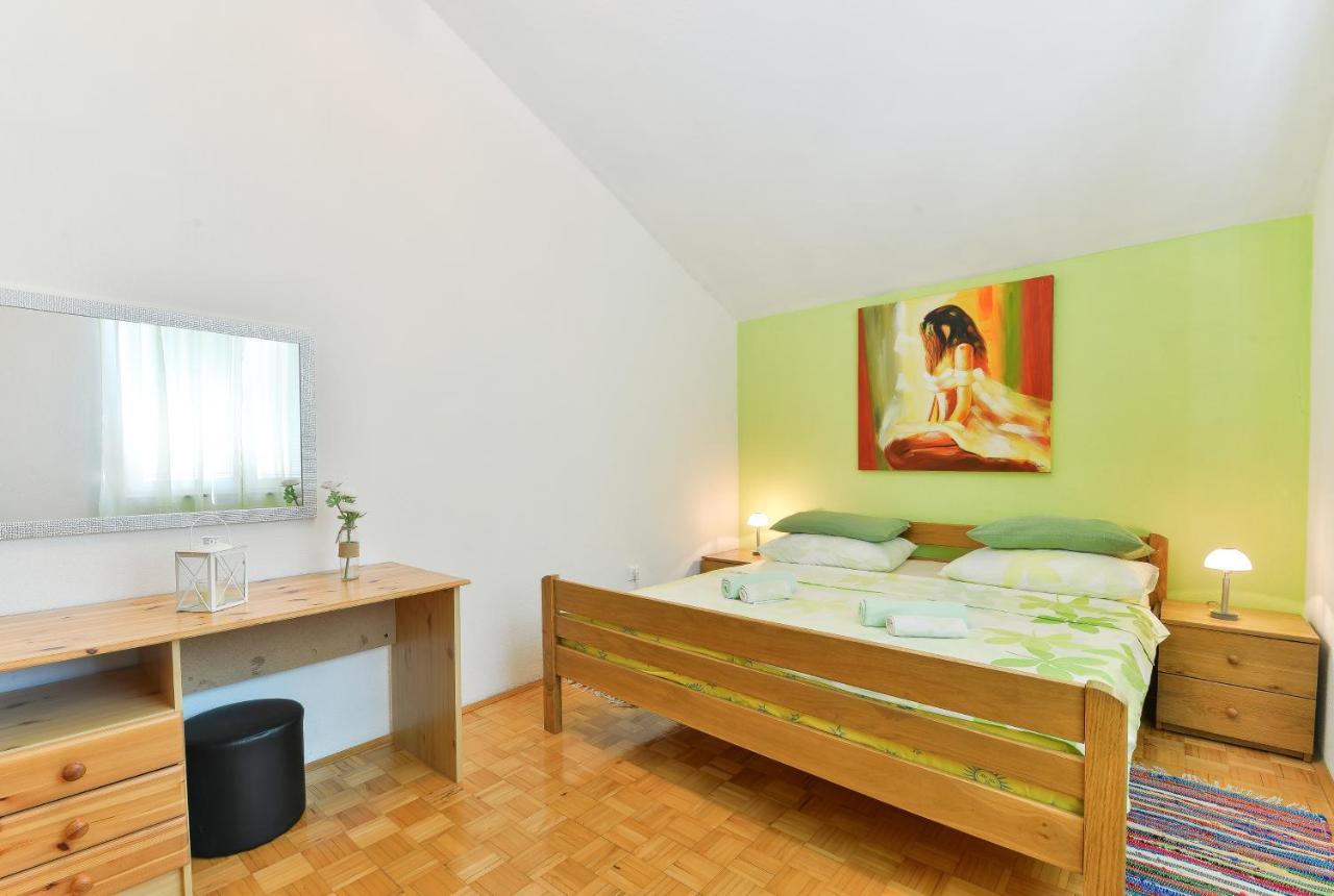 Family Friendly Apartments With A Swimming Pool Zadar - 18098 Exteriör bild