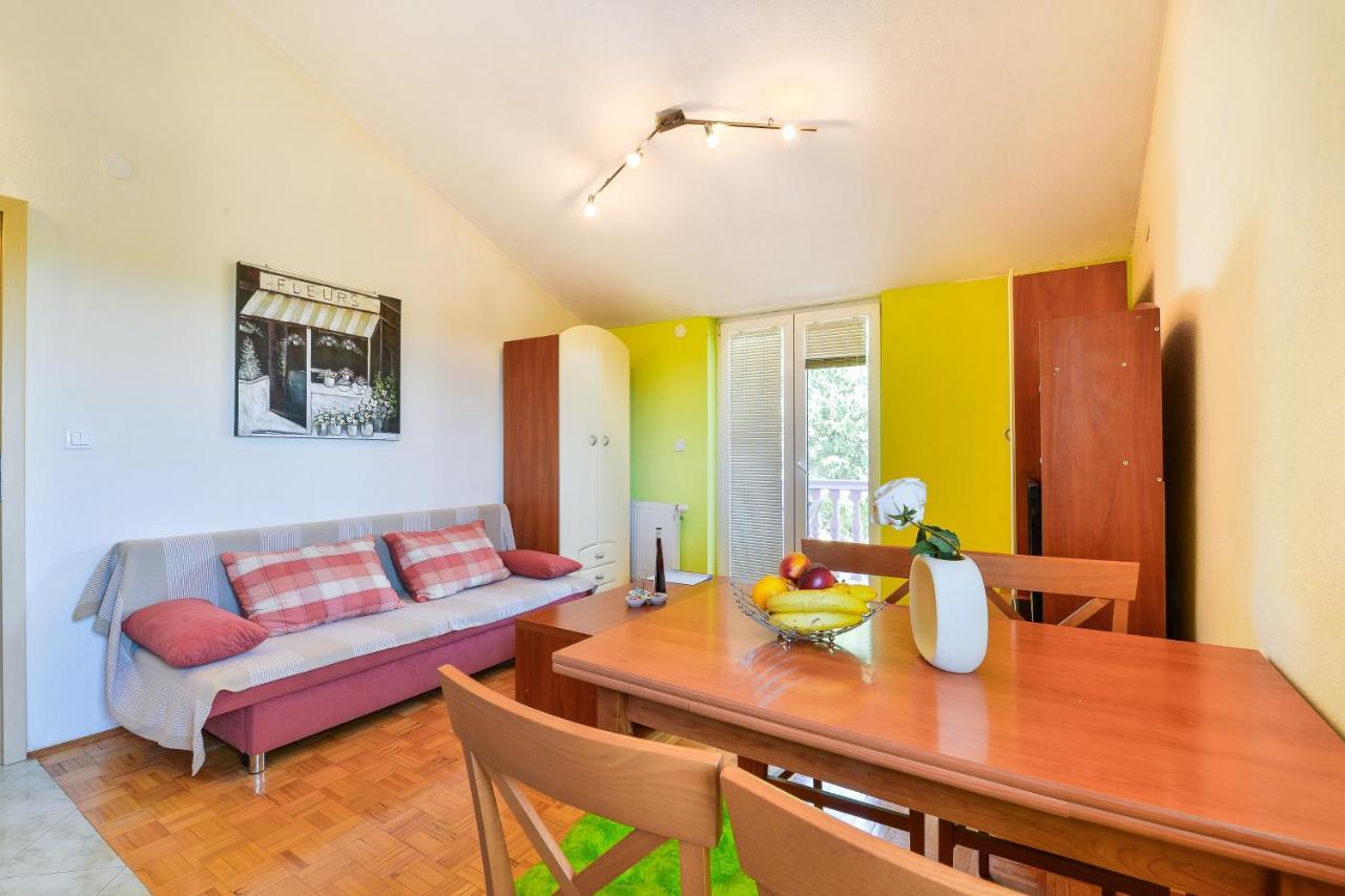 Family Friendly Apartments With A Swimming Pool Zadar - 18098 Exteriör bild