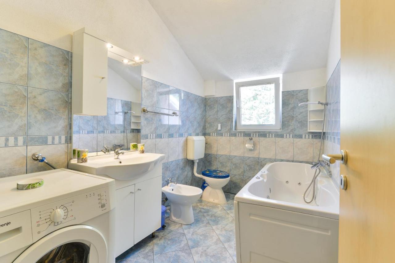 Family Friendly Apartments With A Swimming Pool Zadar - 18098 Exteriör bild